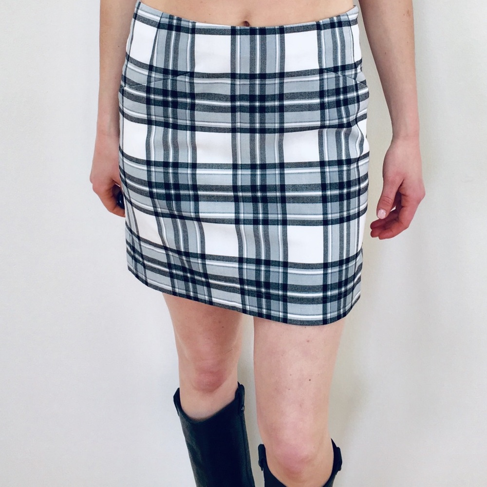 Pretty plaid high waisted mini skirt